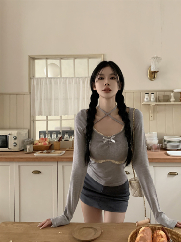 Actual shot of pure desire sweet bow halterneck long-sleeved sweater women's short top