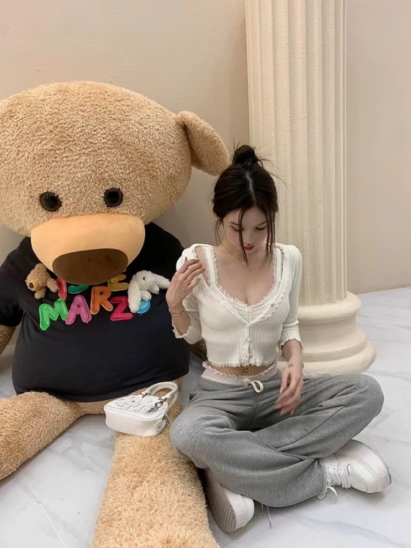 titi小姐姐嬌軟芭蕾蕾絲拼接短款吊帶修身純欲開衫針織套裝