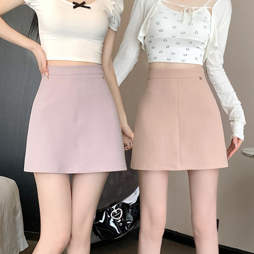 Actual shot of 2024 spring and summer new style versatile simple solid color short skirt that covers the crotch and buttocks and looks slimming with high waist A-line skirt for women
