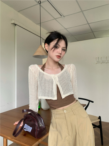 Actual shot of spring and summer new design hollow long-sleeved knitted blouse + halter neck vest suspender