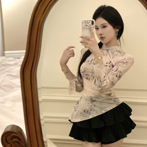 Actual shot of new Chinese style lace shirt, retro printed design, irregular slim fit, stand-up collar, plate-buttoned national style top