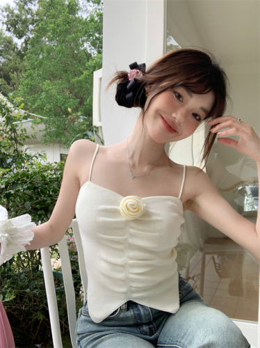 Actual shot of spring and summer pure desire versatile pleated flower camisole slim fit knitted sweater inner wear