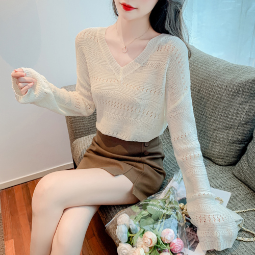 Has been shipped, real shot hollow v-neck knitted sun protection blouse women's thin outer wear loose long-sleeved T-shirt top sweater