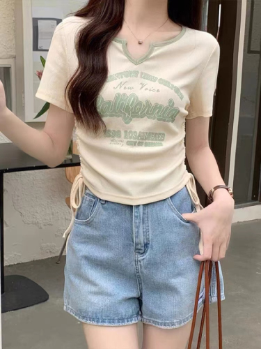 Official picture of ice silk threaded letter printed short-sleeved T-shirt for women with V-neck drawstring design and trendy short top