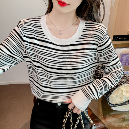 Real shot of French striped sweater for women, long-sleeved Korean style round neck, loose autumn and winter bottoming, versatile trendy wool top