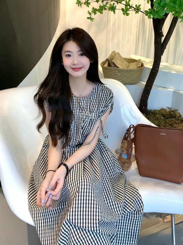 小眾設計梨型身材黑米格子兩穿無袖抽褶背心連衣裙2024新款女春秋