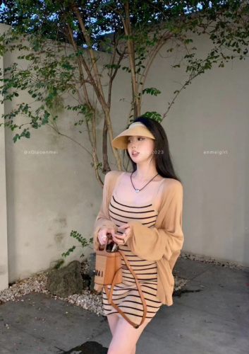 Real shot~Mianmian ice gauze cardigan with lantern sleeves, dropped shoulders, lazy sun protection blouse➕striped suspender dress