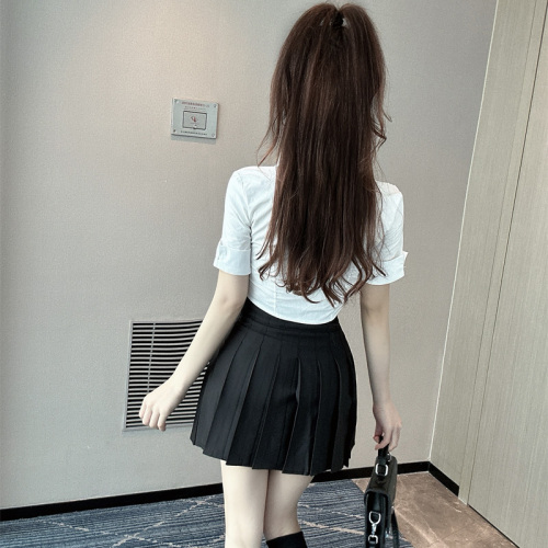 White short-sleeved shirt, pleated short skirt for little people in summer, two-piece suit for hot girls who want to lose age and look slimmer