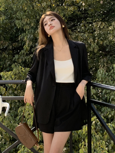 Actual shot of 2024 summer new style cool suit jacket shorts women's casual loose niche suit two-piece suit