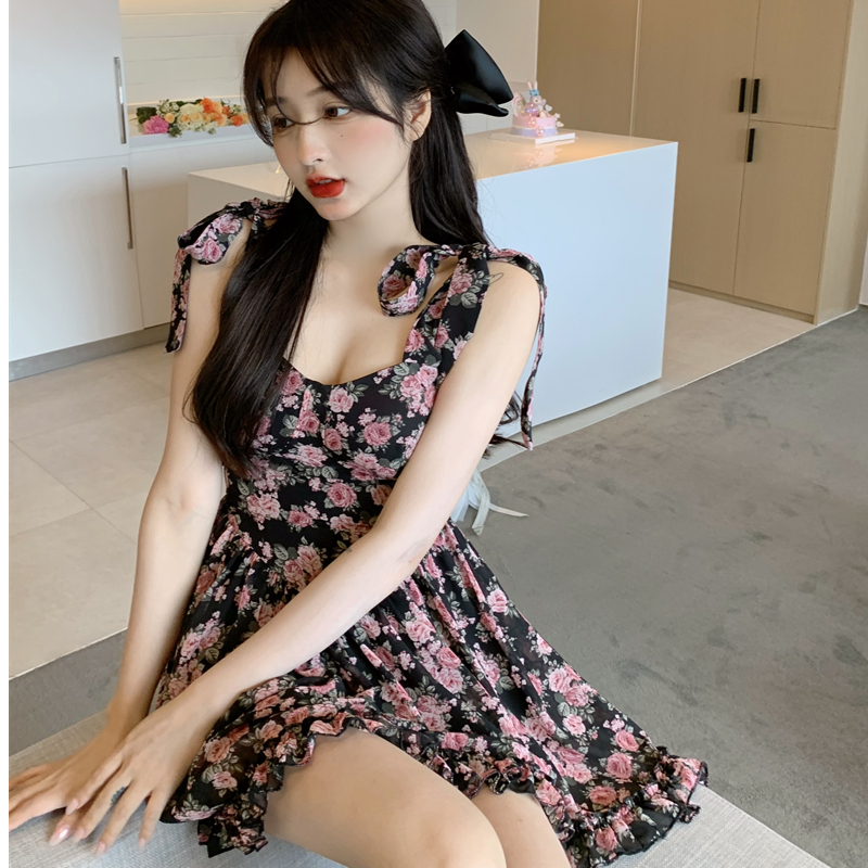 甜辣風吊帶連衣裙女裝法式碎花性感裙子夏季新款收腰字短裙植物