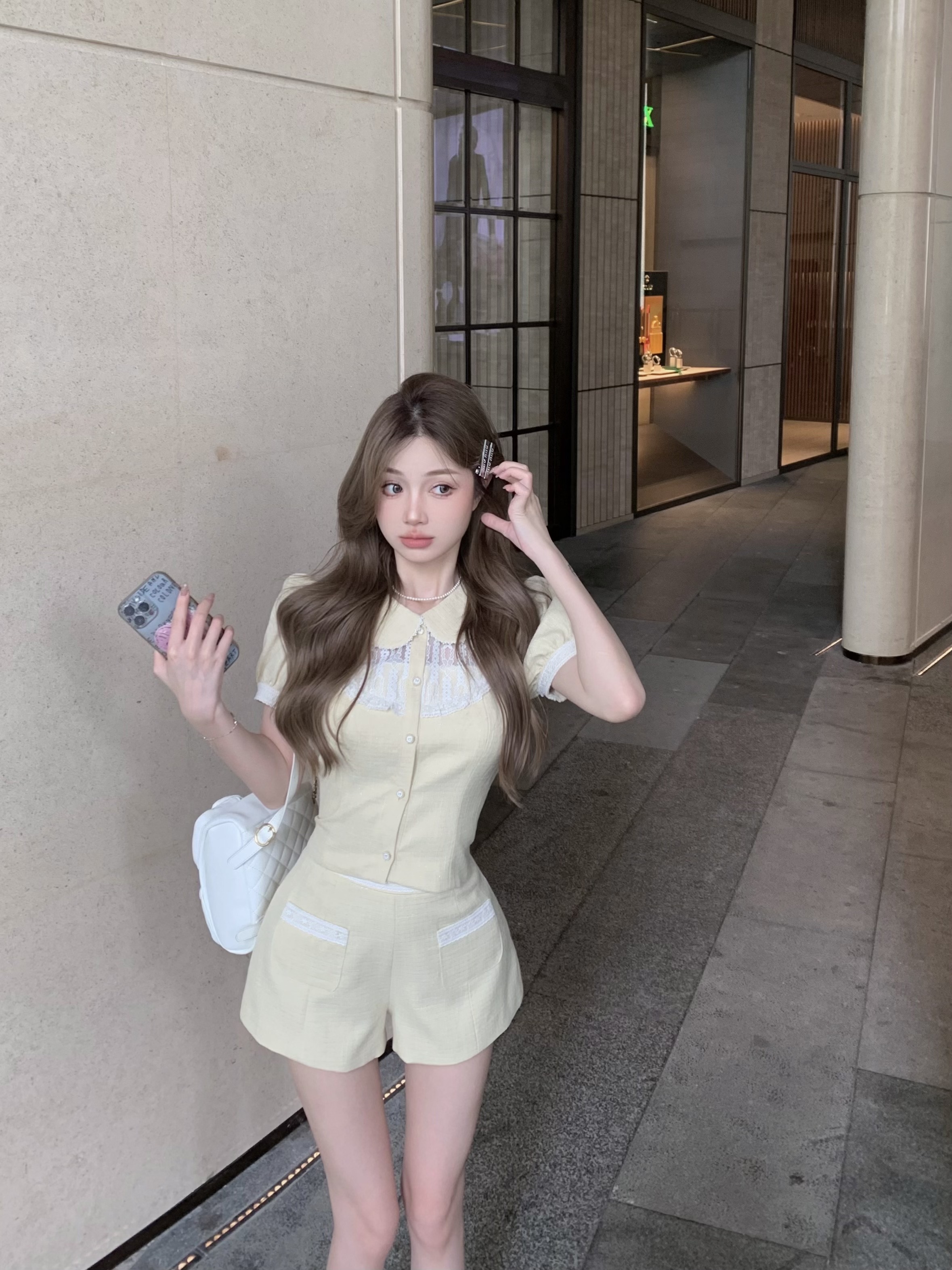 Real shot of Guaiguai custard bag, lace stitching, gold-like braided small fragrant style puff sleeve top + pocket shorts