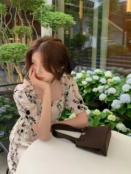 2024仙女純欲風夏季泡泡袖一字肩連衣裙女初戀新款別致收腰長裙子