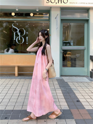 Real shot!  Resort style pink smudged halterneck suspender dress for women, sweet and slimming, wide swing skirt, long skirt