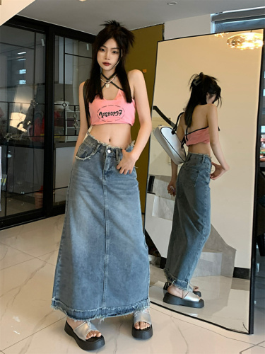 Real shot!  Retro denim skirt for women with loose drape, slimming pear-shaped figure, mid-length a-line skirt