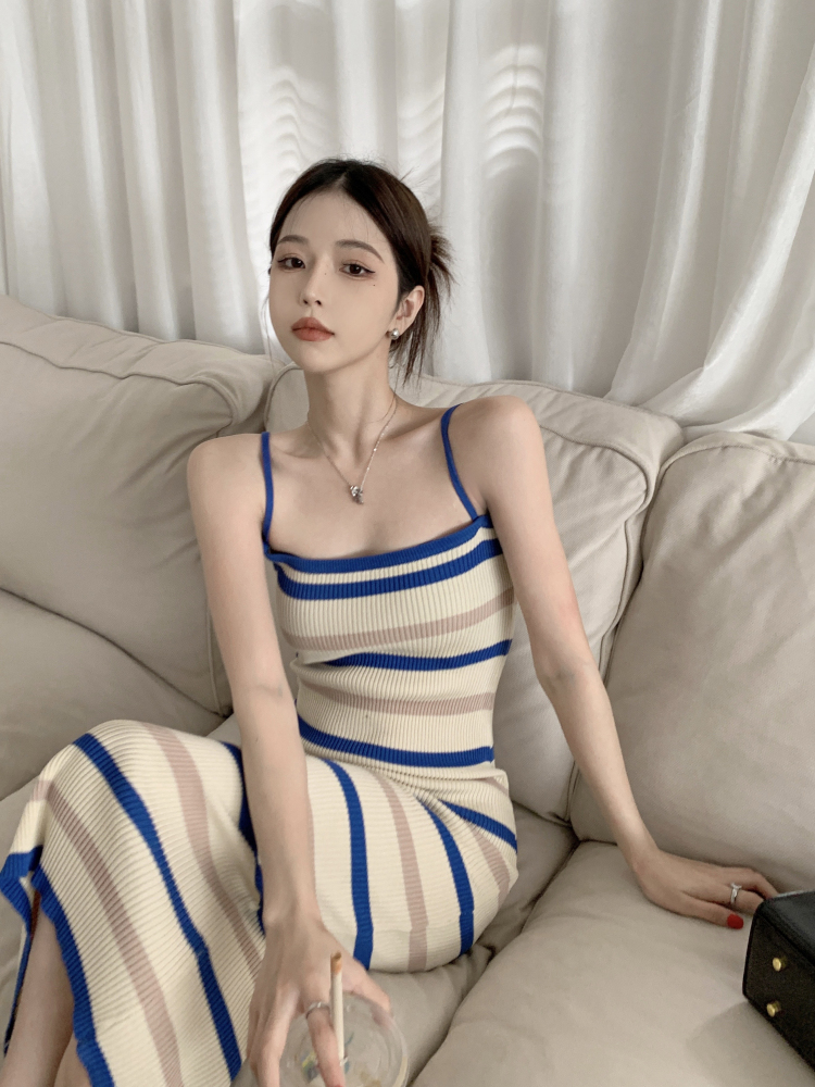 小香風條紋毛衣裙子早春季女裝小個子針織茶歇法式吊帶連衣裙內搭