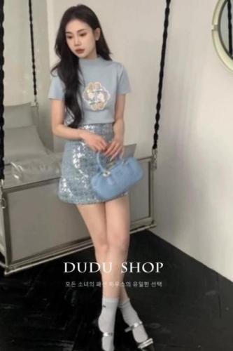 新中式刺绣蓝色圆领半高领短袖T恤女春季穿搭高级感别致绝美上衣