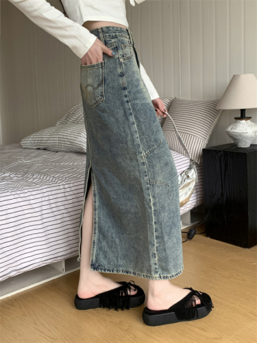 Actual shot ~ Xin’s new nostalgic blue mid-length retro denim skirt