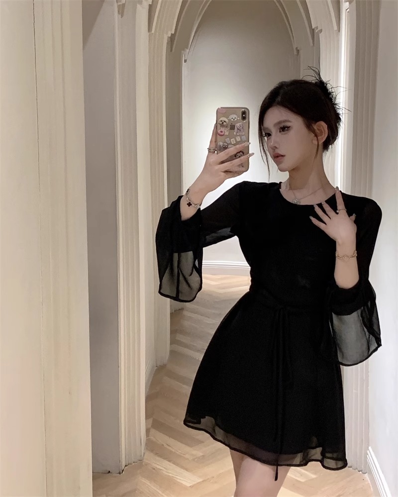 黑色長袖連衣裙女秋冬法式御姐風小黑短裙收腰a字露背高級感裙子