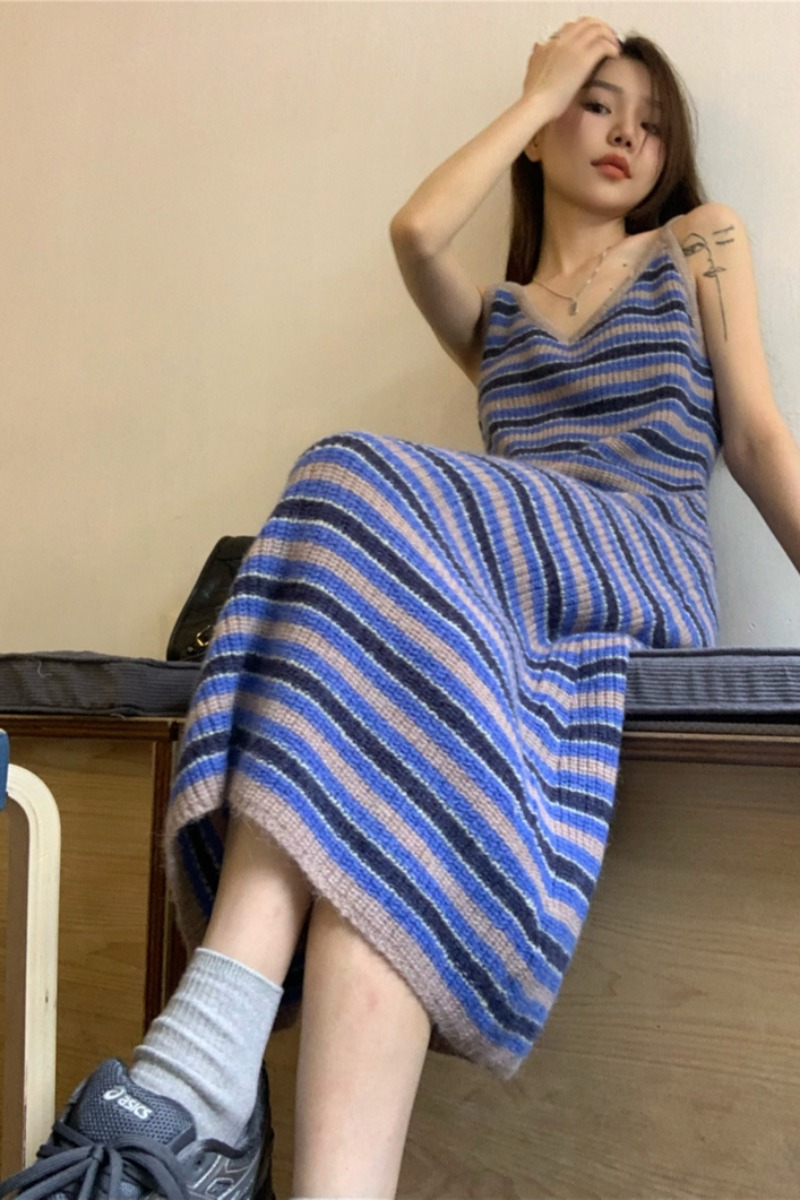 西裝內搭打底連衣裙女春秋配大衣條紋針織裙子氣質名媛長裙小個子