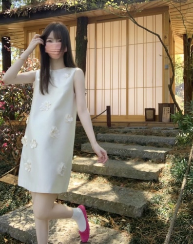 立体花朵小香风背心裙2024新款短款小个子短款白色连衣裙女高级感