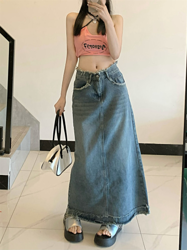 Real shot!  Retro denim skirt for women with loose drape, slimming pear-shaped figure, mid-length a-line skirt