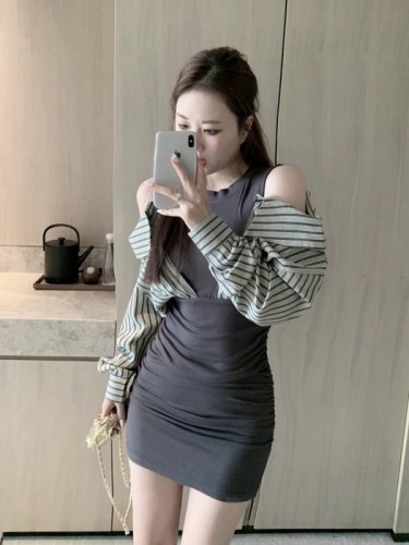 Hot girl fake two-piece denim splicing knitted dress for women spring and autumn new style petite slim off-shoulder skirt