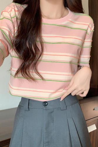 Real shot of three-dimensional striped design shoulder T-shirt for women in summer, loose, slim, gentle and sweet short-sleeved top