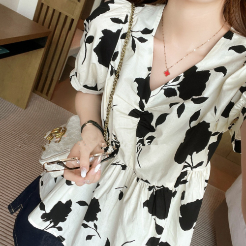 Summer new plus size women's Korean style slim fit design V-neck shirt M-4XL 200 catties