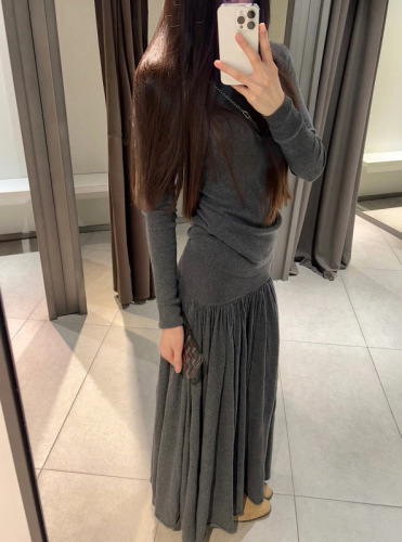 Actual shot Lazy Magic super skin-friendly wool breathable sweater + pleated skirt casual temperament suit