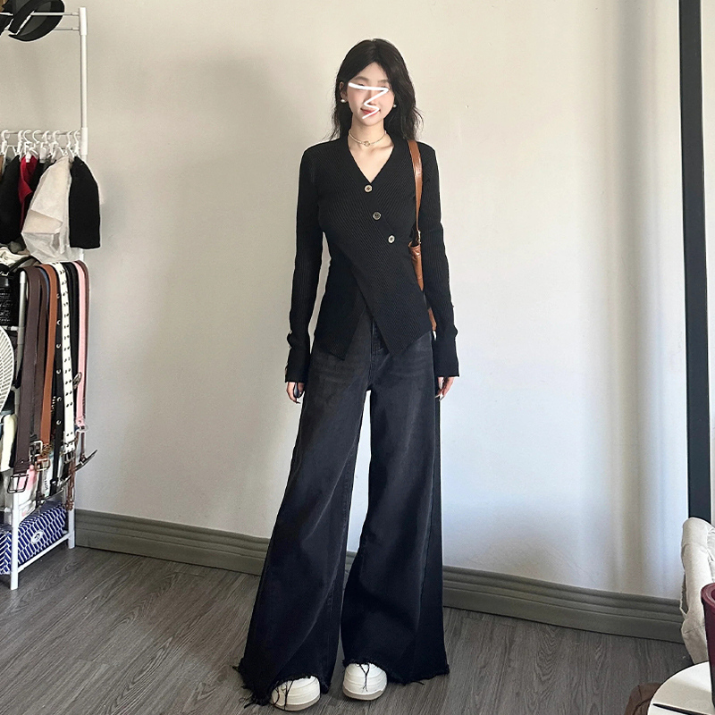 新年2024新款針織打底衫女裝春冬季高級感不規則上衣V領毛衣內搭