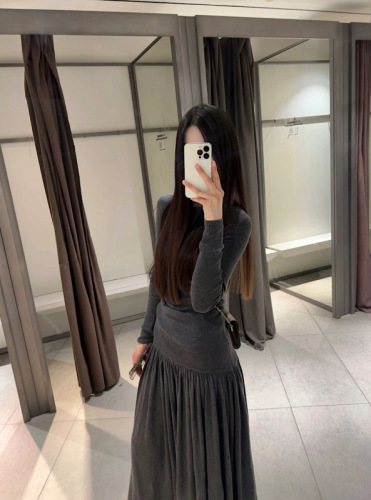 Actual shot Lazy Magic super skin-friendly wool breathable sweater + pleated skirt casual temperament suit