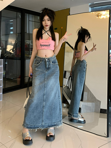 Real shot!  Retro denim skirt for women with loose drape, slimming pear-shaped figure, mid-length a-line skirt