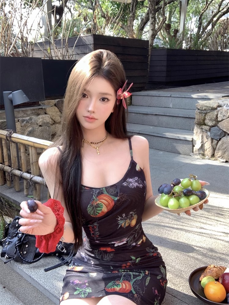純欲風氣質復古收腰吊帶短裙高級感顯瘦碎花迷迭海瑟薇a字連衣裙
