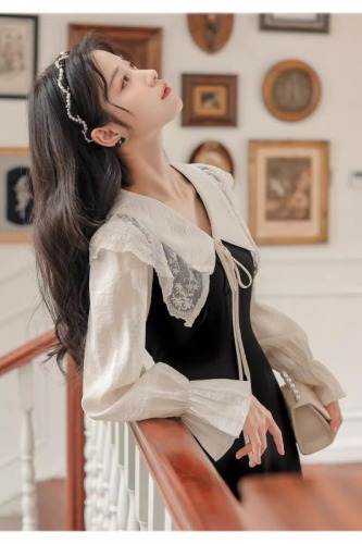2024春秋法式赫本风娃娃领长袖连衣裙子设计感小众气质假两件小黑