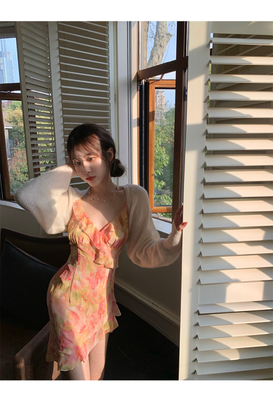 2024夏季開叉連衣裙V領法式浪漫性感印花女裝短裙吊帶碎金薔薇