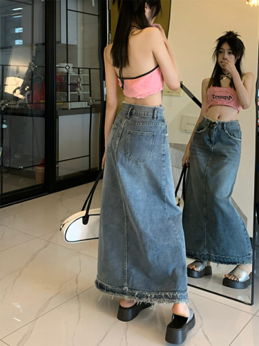 Real shot!  Retro denim skirt for women with loose drape, slimming pear-shaped figure, mid-length a-line skirt