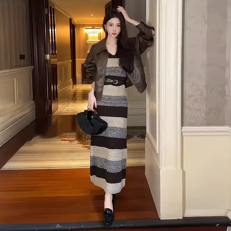 針織條紋吊帶連衣裙子女2024年早春春新款高級感打底內搭背心長裙
