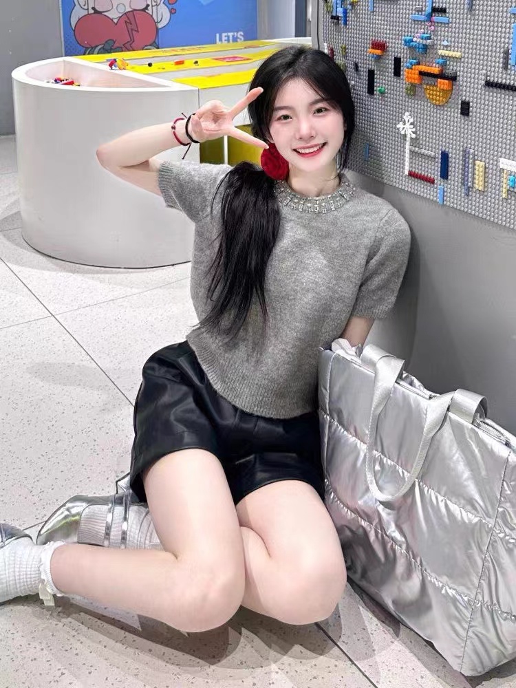 miu系灰色圓領帶鑽短袖毛衣女夏季寬鬆百搭甜美小個子針織衫上衣
