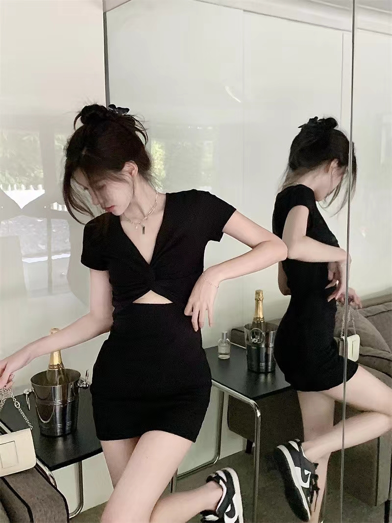 辣妹性感鏤空v領短袖連衣裙女裝夏季白色氣質交叉收腰包臀短裙子