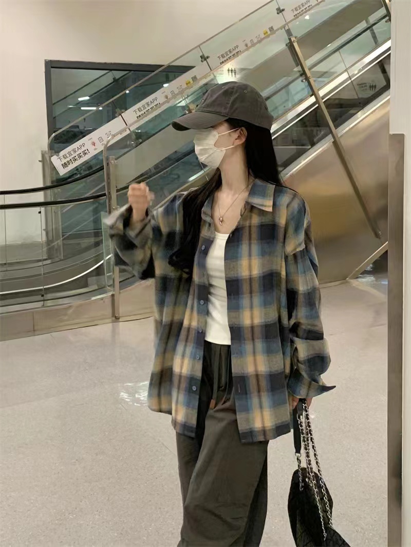 Plaid shirt women's spring and autumn 2024 new coat long-sleeved Japanese retro shirt loose design top