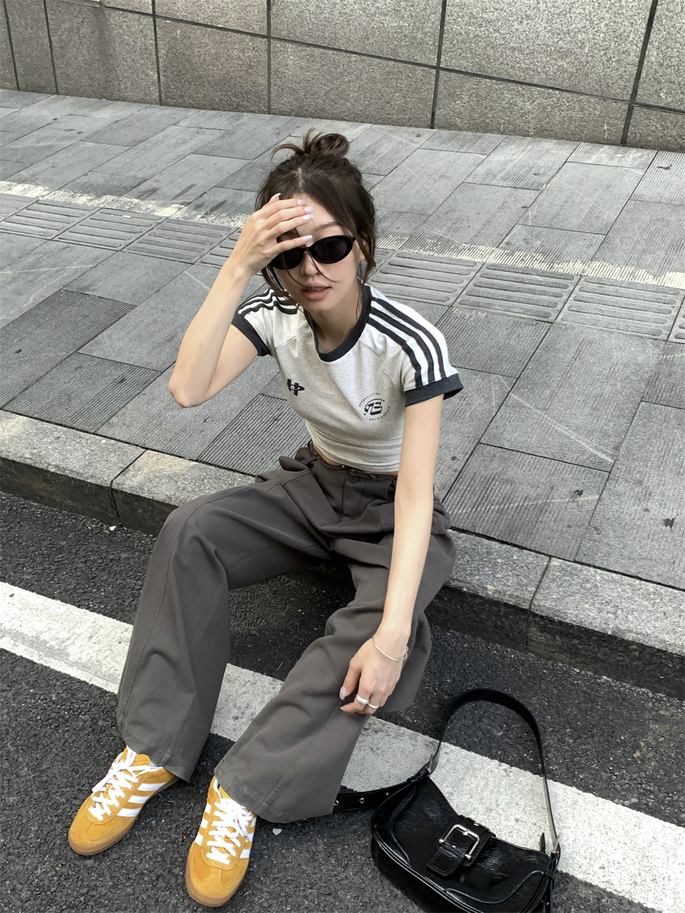 荒荒家 條紋短款修身T恤2024夏季新款美式辣妹運動休閒露臍短袖女