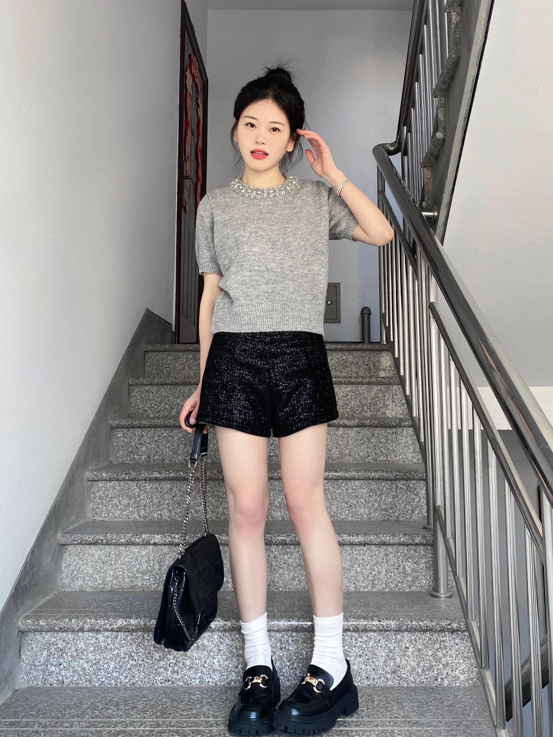 辣妹復古灰色圓領帶鑽短袖針織衫夏季純欲高腰A字包臀短褲套裝
