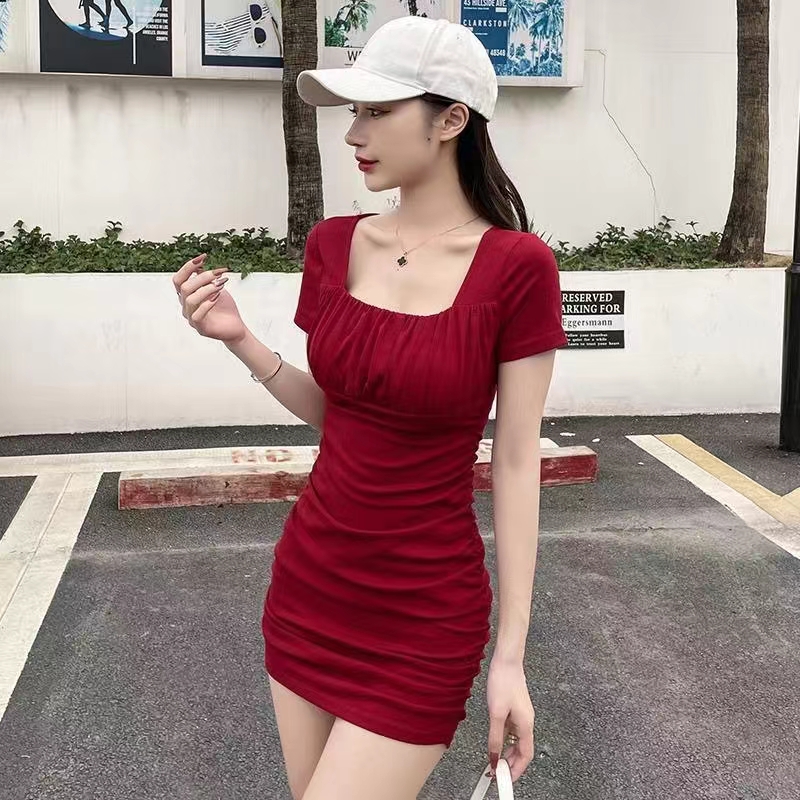 性感方領收腰連衣裙復古褶皺包臀裙