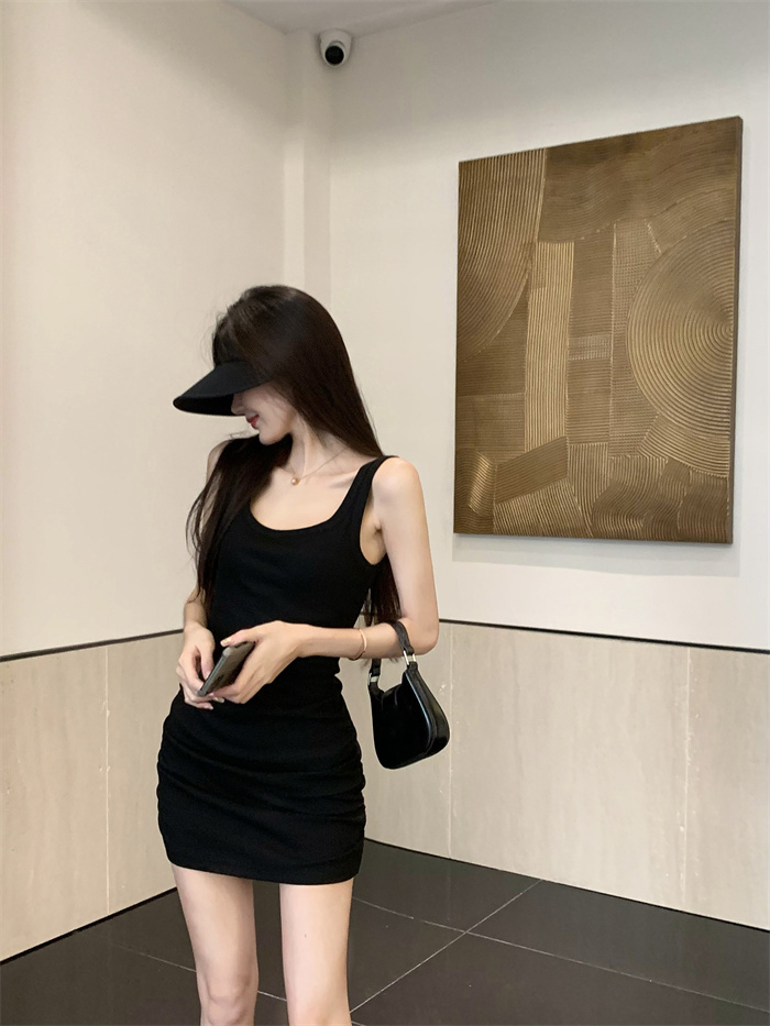 黑色吊帶背心連衣裙女夏季辣妹方領短裙純欲修身收腰性感包臀裙子