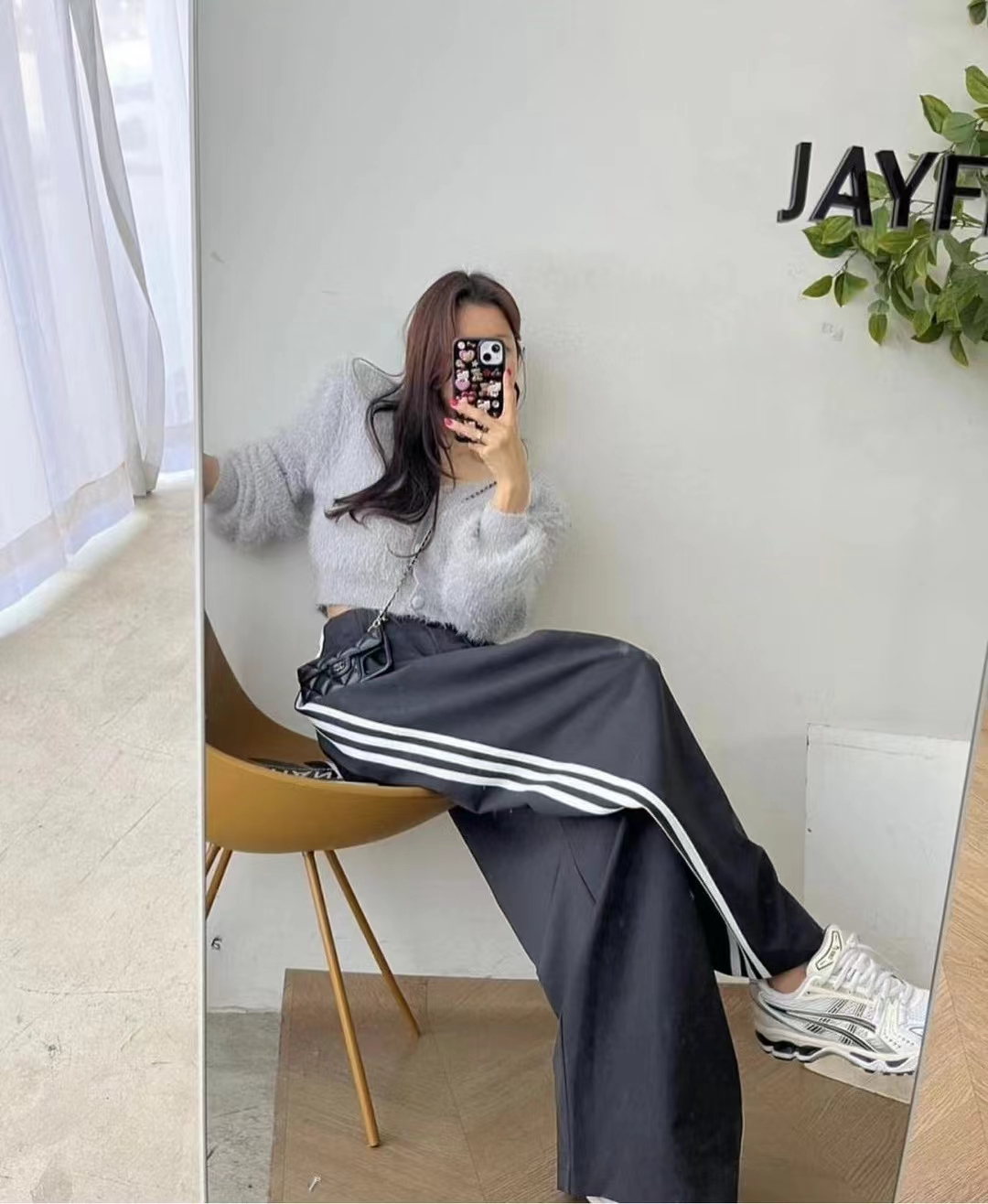 Dongdaemun, South Korea, elastic high-waisted two-button versatile three-bar sports pants wide-leg casual pants