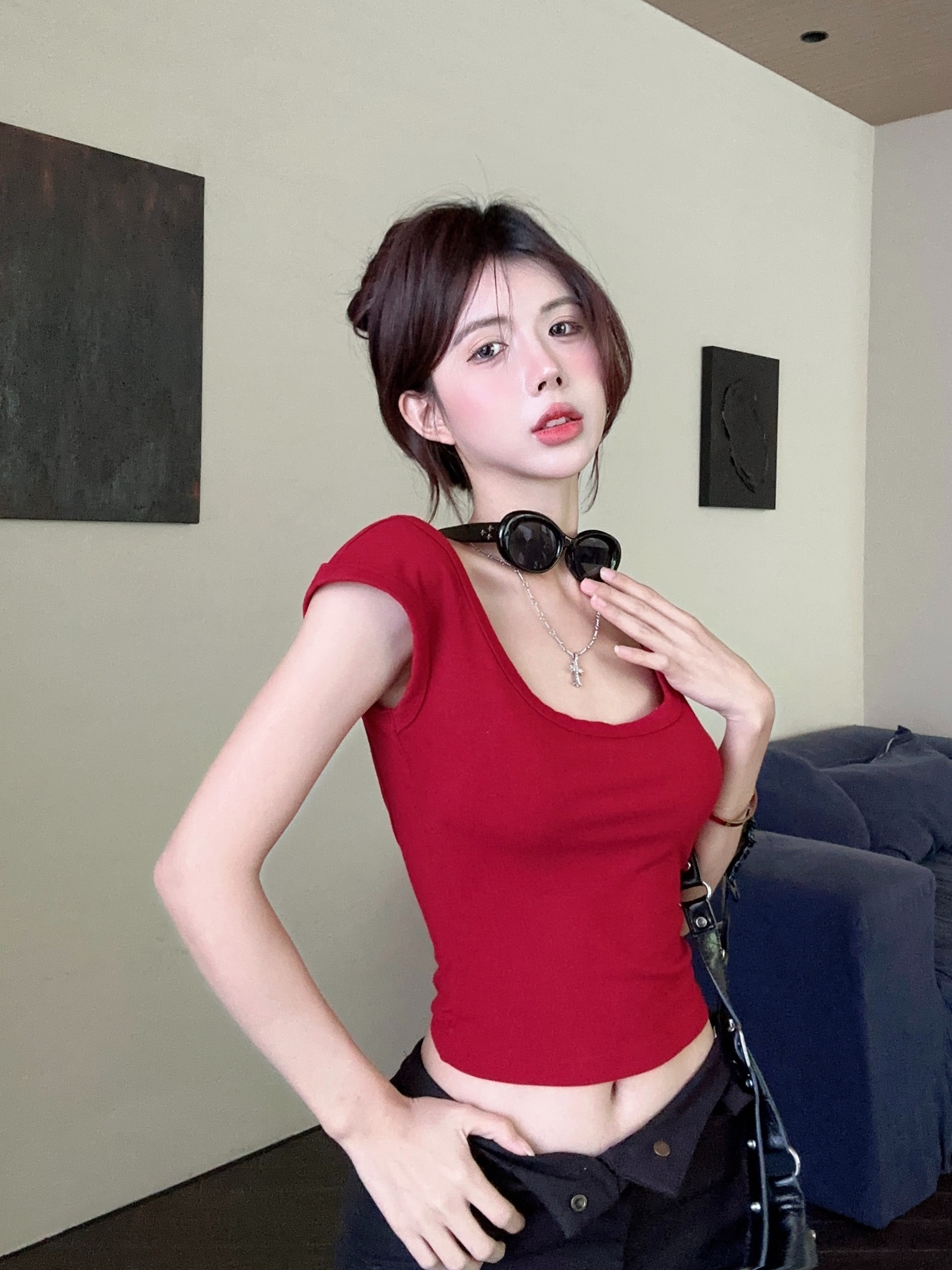 純欲甜辣妹性感露背短款上衣女短袖夏季小飛袖紅色t恤設計感小眾