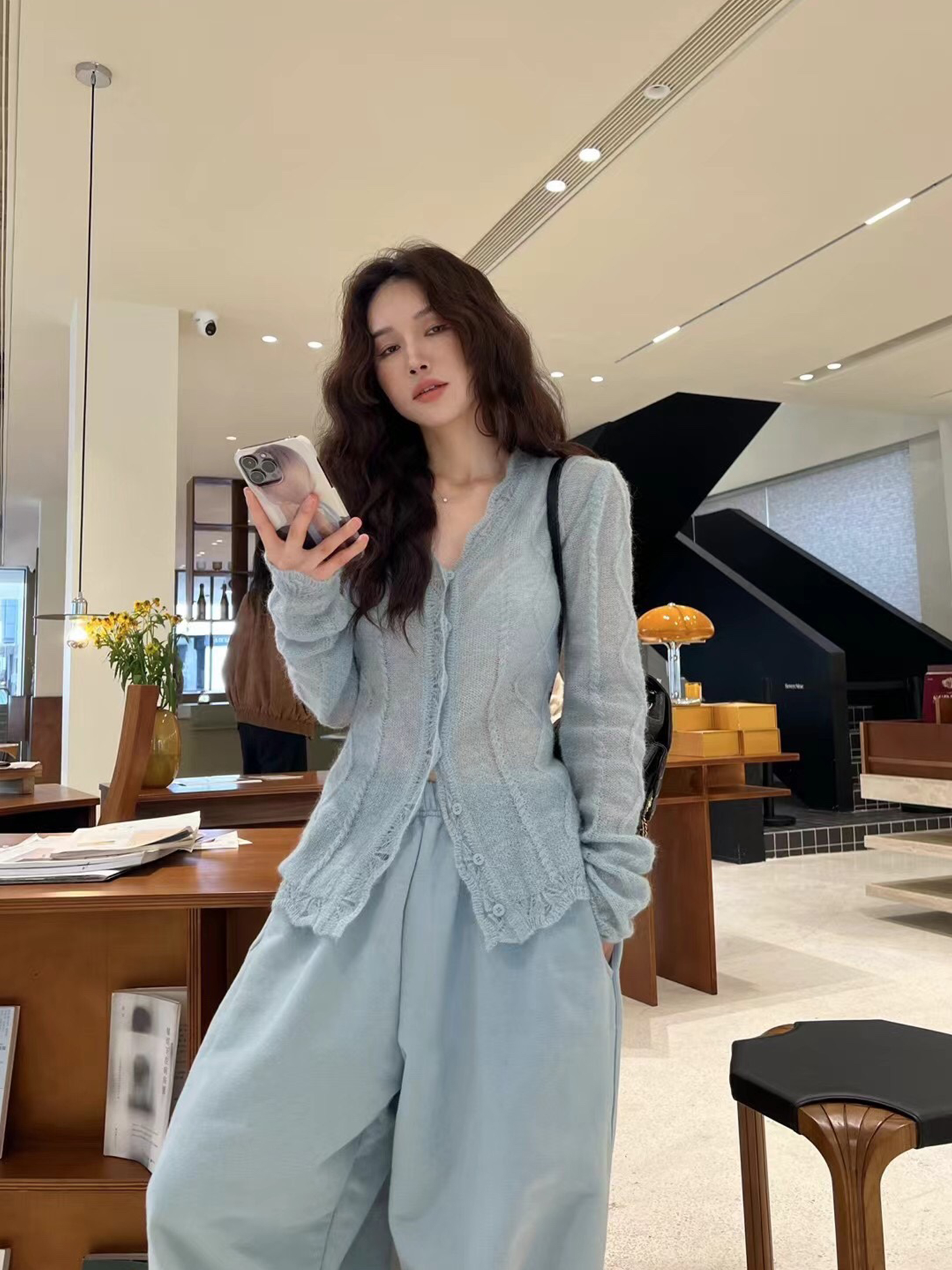 純欲白色v領花邊蕾絲內搭打底衫女春秋季網紗馬海毛毛衣針織上衣