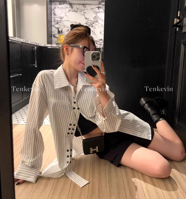 十一石 別致雙排紐扣 日系白色條紋襯衫女小個子休閒寬鬆襯衣外套
