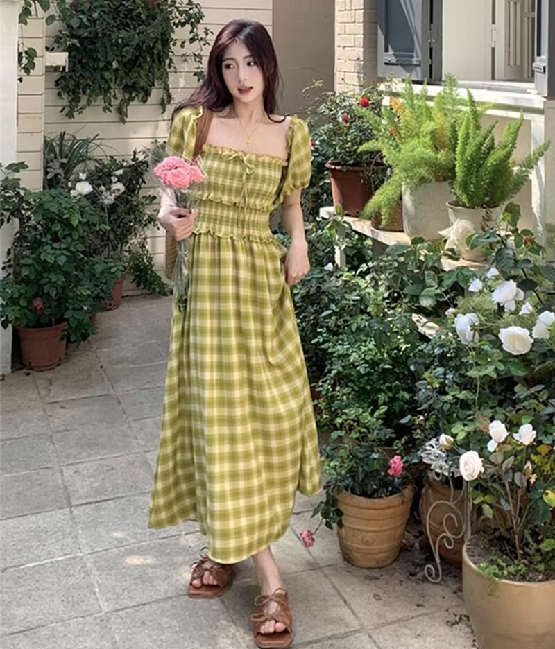 大碼法式復古格紋連衣裙女夏季胖MM設計感兩穿一字肩沙灘度假長裙