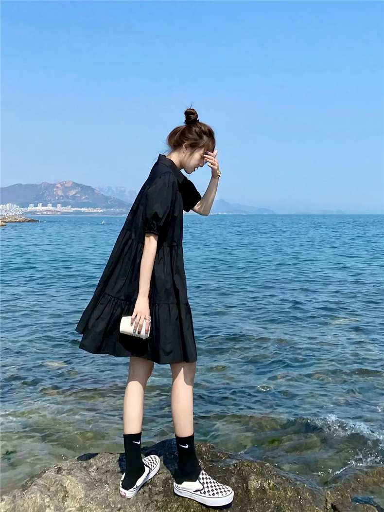 寬鬆顯瘦休閒連衣裙子女春夏季2024新款法式設計感小眾褶皺小黑裙